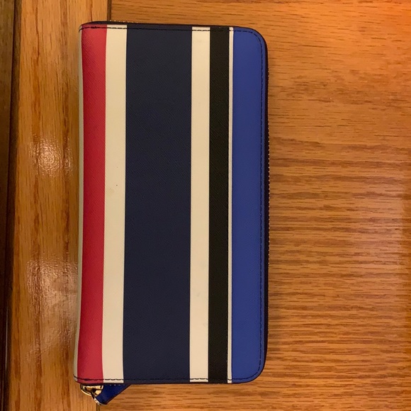 Kate Spade Zipper wallet - Picture 2 of 4